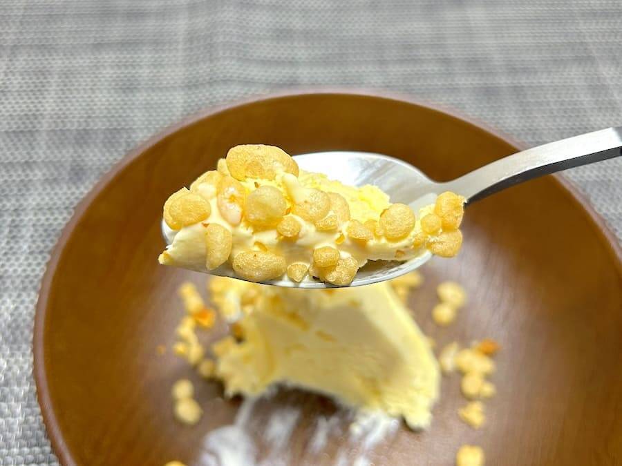 天かす×アイスがSNSで話題　オタフク公式「天華アイス」を試したら“追い天かす”していた