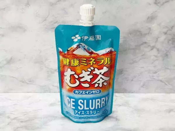 暑すぎる夏に「凍らせて揉むむぎ茶」　伊藤園のアイススラリーを飲んでみた