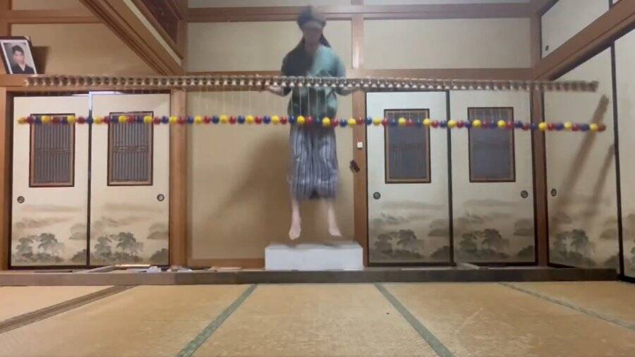 「やっとできた！」 けん玉70個を一気に操るスゴ技「70連大皿」成功に拍手喝采