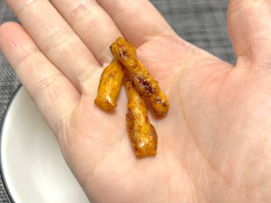 井の頭公園で「死神大魔王」を発見！禍々しすぎる見た目の“激辛菓子”を実食