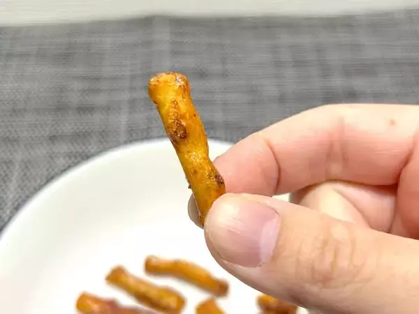 「井の頭公園で「死神大魔王」を発見！禍々しすぎる見た目の“激辛菓子”を実食」の画像