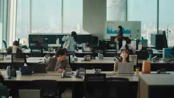 「朝マック新TVCMに12年ぶり「マックグリドル」　岡田准一＆山田杏奈コンビが朝から“自分を甘やかす”」の画像