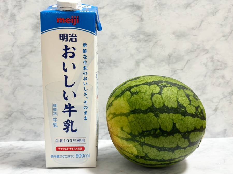 材料は2つだけ！海外SNSで大バズり中の「冷凍スイカアイス」に挑戦