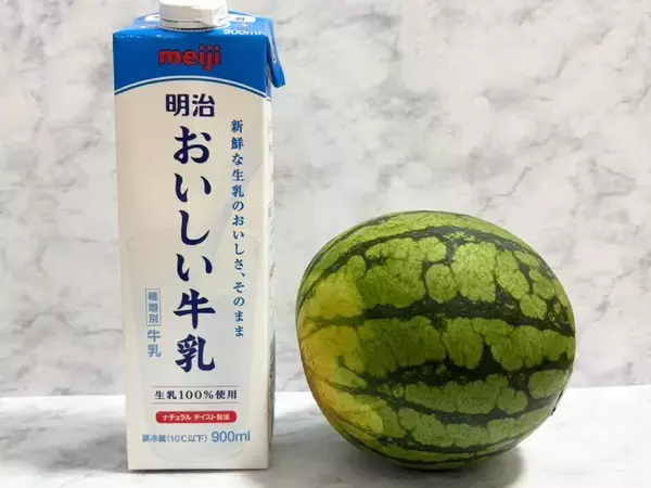 「材料は2つだけ！海外SNSで大バズり中の「冷凍スイカアイス」に挑戦」の画像