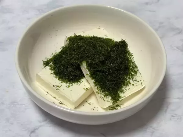 「SNSで話題「イタリア人絶許ディップ」を実食　青のり“ドバアッ”でまさかの絶品」の画像