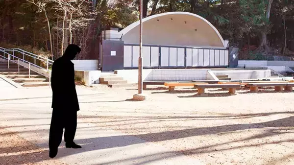 「マクドナルドが「ろくでなしBLUES」とコラボか？　井の頭公園と「ろくでなしポーズ」に往年のファン歓喜」の画像