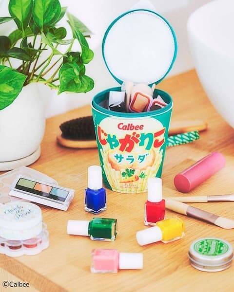 「じゃがりこ」の中に「じゃがりこ」！？　マトリョーシカみたいに楽しめるポーチ付きムック発売
