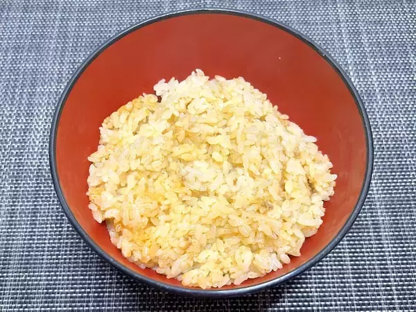 「麻婆豆腐の素でご飯を炊く？ 話題の“炊き込みご飯”を検証」の画像