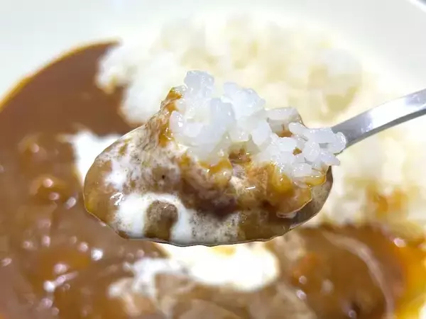 「カレーにクーリッシュをかける勇気　公式Xのアレンジを試してみた」の画像