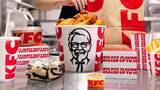 「KFCロゴの「手足に見える呪い」は解けるのか？　グローバル公式サイトでカーネルの進化が発表」の画像3