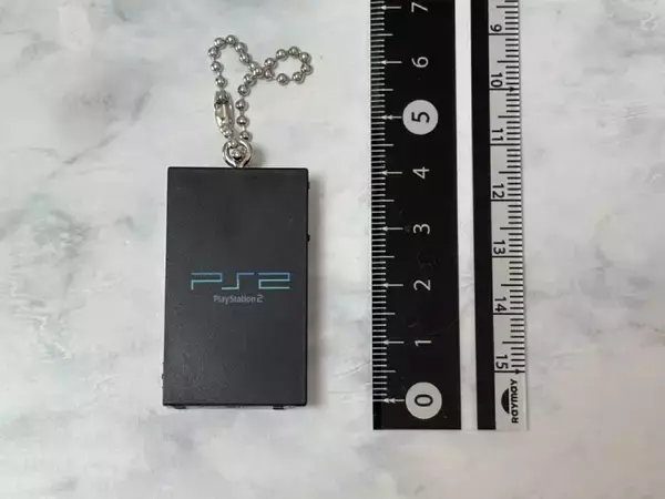 「プレステのチャーム付きビスケット発売　アラフォーゲーマーがレビューしてみる　」の画像