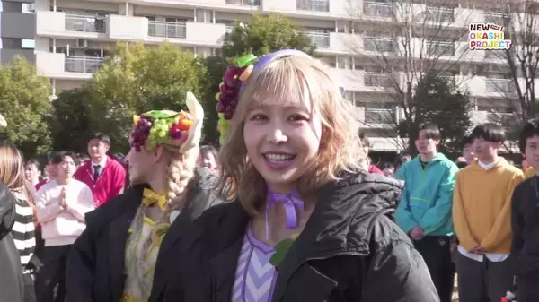 「FRUITS ZIPPER、390人のファンと初共演　明治「果汁グミ」新WEBCM公開」の画像