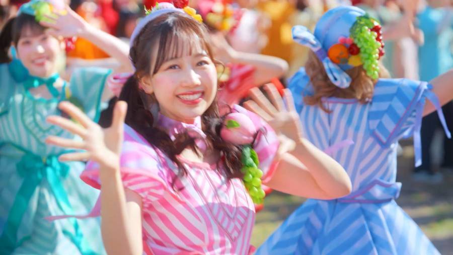 FRUITS ZIPPER、390人のファンと初共演　明治「果汁グミ」新WEBCM公開