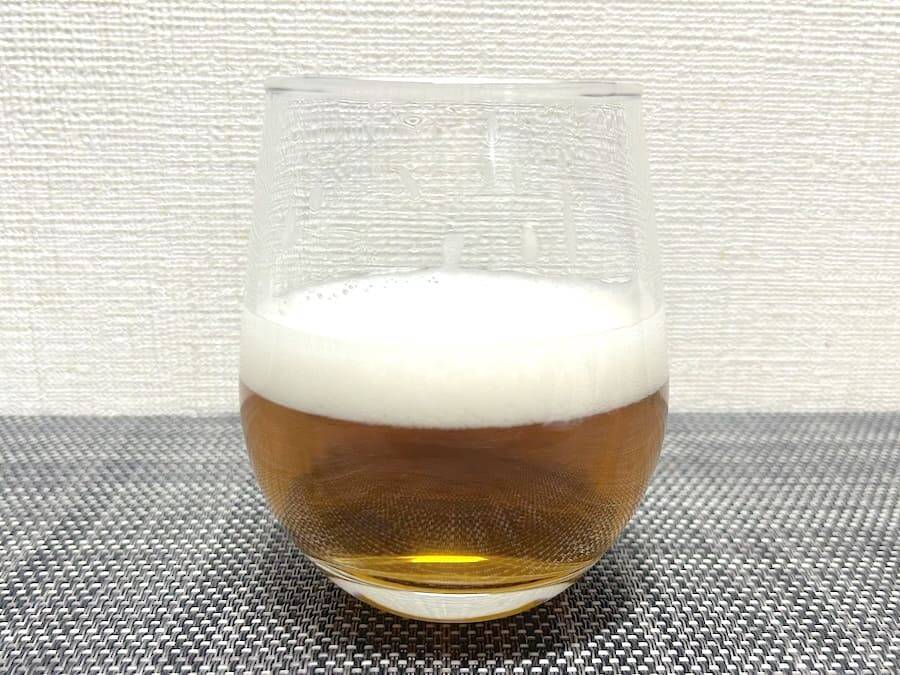 麦茶がビールそっくりに変身　伊藤園の「泡ふわむぎ茶」を実際に作ってみた