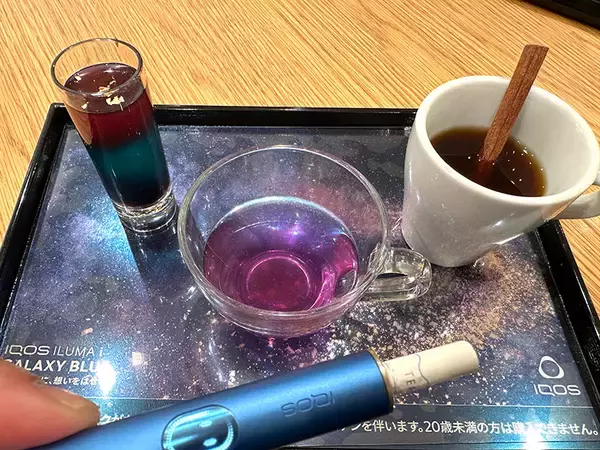 「IQOSに新モデルと新銘柄続々　「宇宙」感じるオリジナルドリンクをIQOSストアで提供」の画像