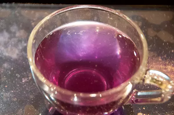 「IQOSに新モデルと新銘柄続々　「宇宙」感じるオリジナルドリンクをIQOSストアで提供」の画像