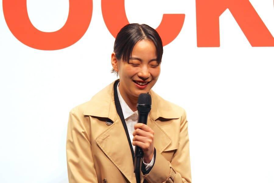 松重豊＆のんが新CMで刑事バディに！ロケットナウ新CM発表会で制作陣にラブコール？