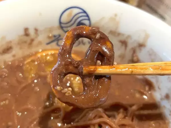 「甘いの？しょっぱいの？1日20食限定の「チョコレート味噌ラーメン」が唯一無二の体験だった」の画像
