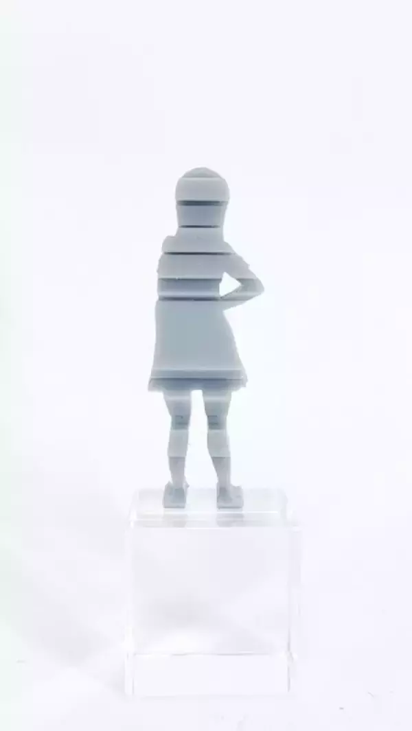 「「美少女フィギュア」ってそういう……シルエットが文字に変化する奇抜な発想の立体像」の画像