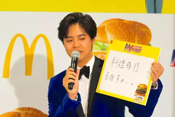 「人気の「N.Y.バーガーズ」が今年も登場！元マッククルーの数原龍友が、片寄涼太＆みちょぱにデリバリー」の画像
