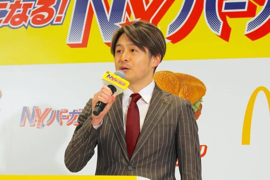 人気の「N.Y.バーガーズ」が今年も登場！元マッククルーの数原龍友が、片寄涼太＆みちょぱにデリバリー