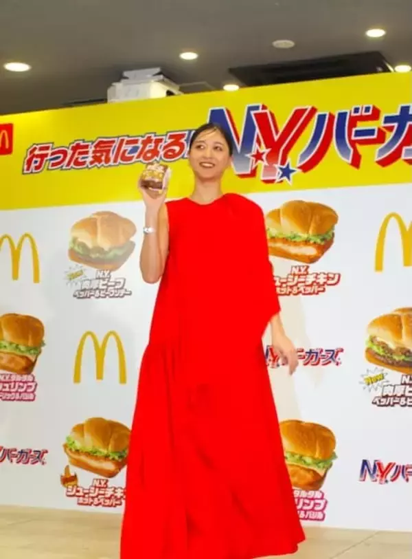 「人気の「N.Y.バーガーズ」が今年も登場！元マッククルーの数原龍友が、片寄涼太＆みちょぱにデリバリー」の画像