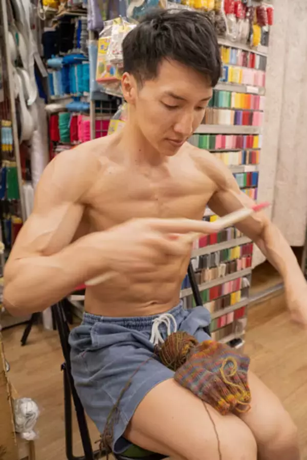 「「手芸屋さんのマッチョ」フリー素材が提供開始　マッスルプラスと方南町銀座商店街のコラボ第2弾」の画像