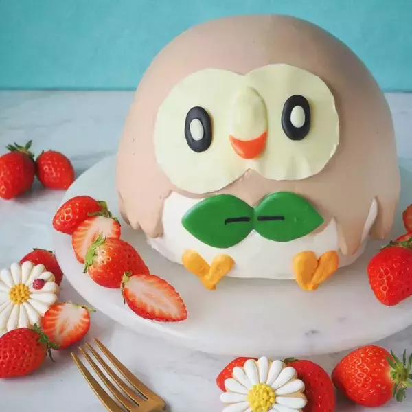 「ポケモン「モクロー」の誕生日ケーキ　ろうそくを立てると衝撃の姿に」の画像