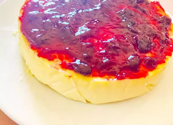 「ケーキが取り出せないストレスから開放！「便利なクッキングシートの敷き方」が本当に便利だった」の画像