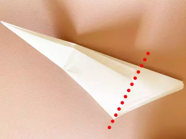 「ケーキが取り出せないストレスから開放！「便利なクッキングシートの敷き方」が本当に便利だった」の画像