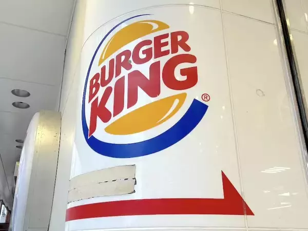 「ピクルス11枚！？肉×米の新バーガー「ピックルボールバーガー」に挑戦」の画像