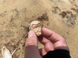 「海辺で3度拾った頭だけルパン　不気味すぎるフィギュアの正体は”昭和のハズレ景品”」の画像1