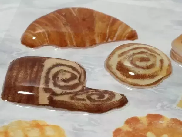 「「ぷっくりシール難民」に救いの手　コニシ公式が教える「ボンド活用術」を試してみた」の画像