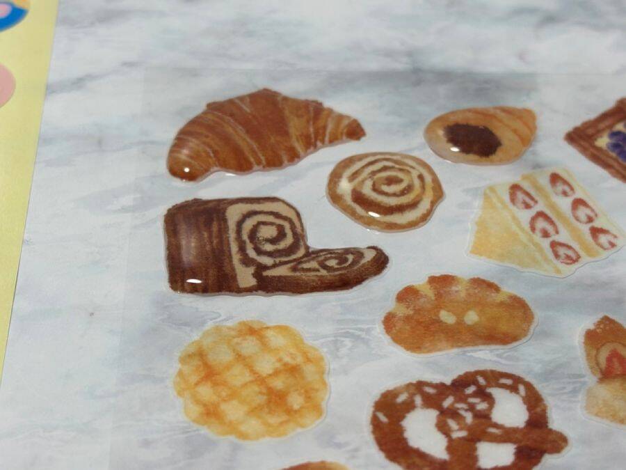 「ぷっくりシール難民」に救いの手　コニシ公式が教える「ボンド活用術」を試してみた