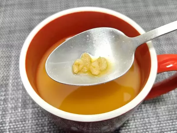 「コーンスープ派だった記者、ダイドーの「旨辛ユッケジャンクッパ風スープ」に寝返る」の画像