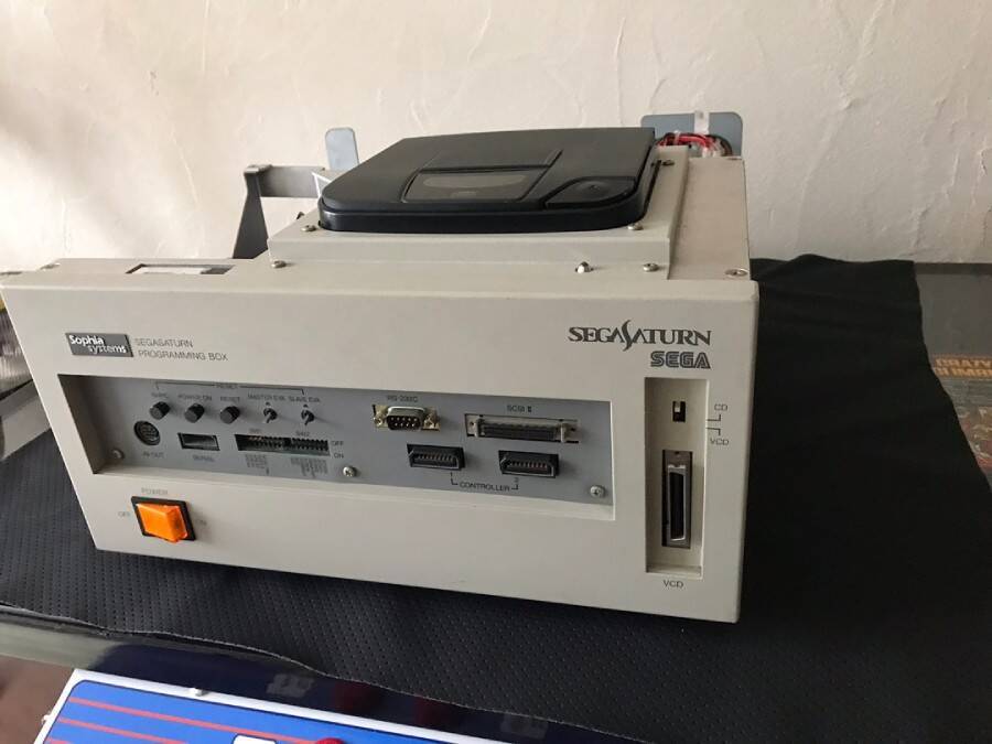 セガサターンの開発機と開発環境にまつわるエピソードはやはり熱かった　当時を知る元セガのテクニカルサポート担当・大岡良樹氏インタビュー