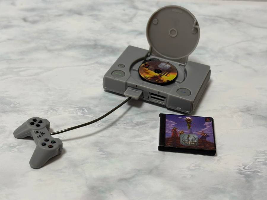 歴代プレステのカプセルトイミニチュアをレビュー　常軌を逸した細かさに驚愕
