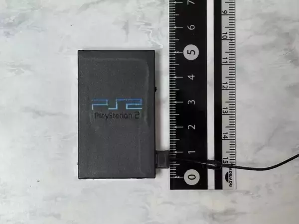 「歴代プレステのカプセルトイミニチュアをレビュー　常軌を逸した細かさに驚愕」の画像