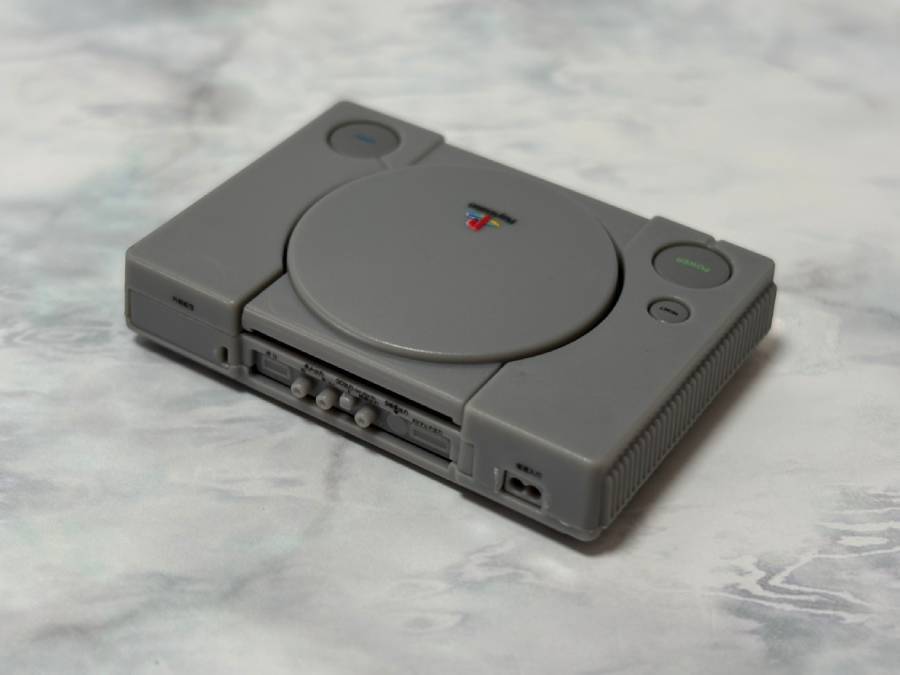 歴代プレステのカプセルトイミニチュアをレビュー　常軌を逸した細かさに驚愕