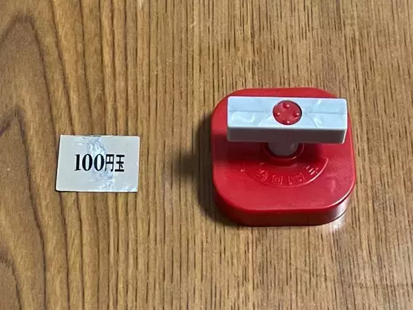 「どこでもガシャポンハンドル～　カプセルトイ自販機のハンドルがカプセルトイに！天才の発想か……！」の画像