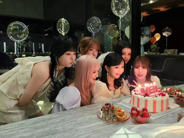 「ME:Iが貸切ヴィラで大はしゃぎ！ドコモ「Galaxy S26 Ultra」新TVCMで自然体な“女子旅”を満喫」の画像