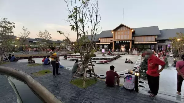 「タイの「なんちゃって日本」は異世界ニッポン　見たことあるけど見たことない驚きの街並み」の画像