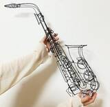 「美しい音色が聞こえてきそう！針金だけで楽器を表現するワイヤーアート作家」の画像3