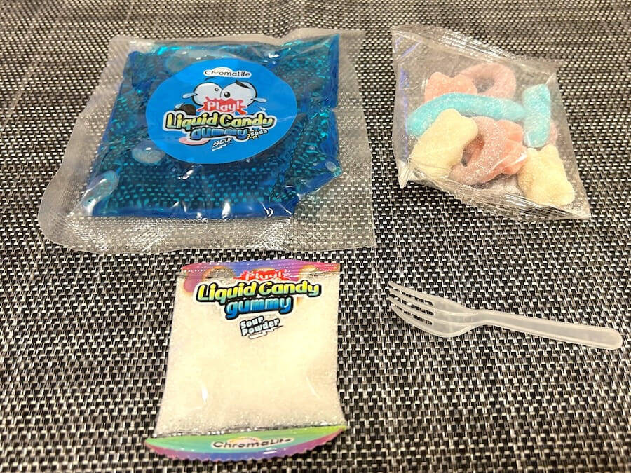 え、この見た目で日本開発？　ドンキで発見した謎グミは“海外すぎるお菓子”だった