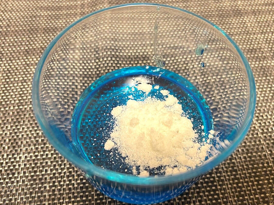 え、この見た目で日本開発？　ドンキで発見した謎グミは“海外すぎるお菓子”だった