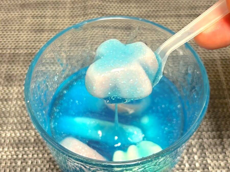 え、この見た目で日本開発？　ドンキで発見した謎グミは“海外すぎるお菓子”だった