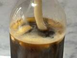 「クーリッシュをペットボトルに“直挿し”　ロッテ公式アレンジ「クーリッシュ×コーヒー」を試したら背徳感がすごかった」の画像4