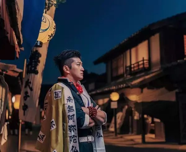 「鬼殺隊は実在した！？　肉体派コスプレイヤーが岩柱・悲鳴嶼行冥になりきる」の画像