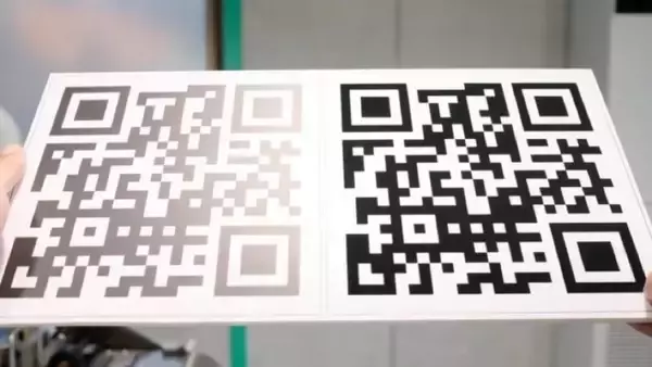 「暗素研の「光を吸収する無反射定規」が画期的　照明下でも圧倒的見やすさを実現」の画像