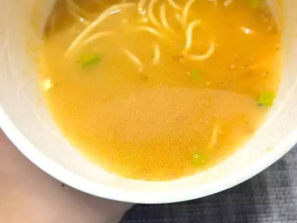 「「痛い！」がスープに溶かすと旨辛に　“死神級”唐辛子入りラーメンを食べてみた」の画像